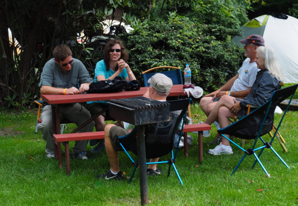 A nice chat after the days ride